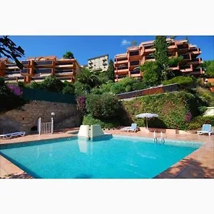 https://residence-le-golfe-bleu-roquebrune-cap-martin.fr-provencehotel.com